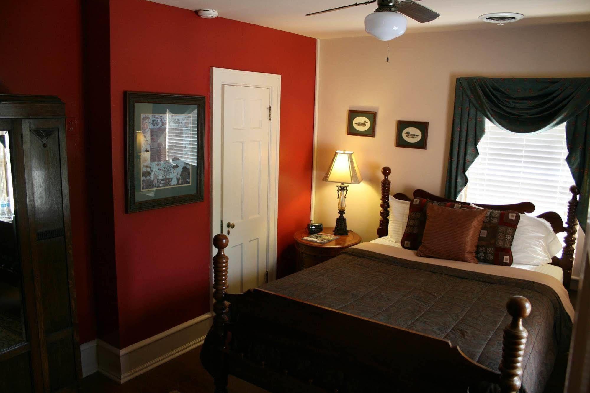 Williamsburg Manor B&B Екстериор снимка