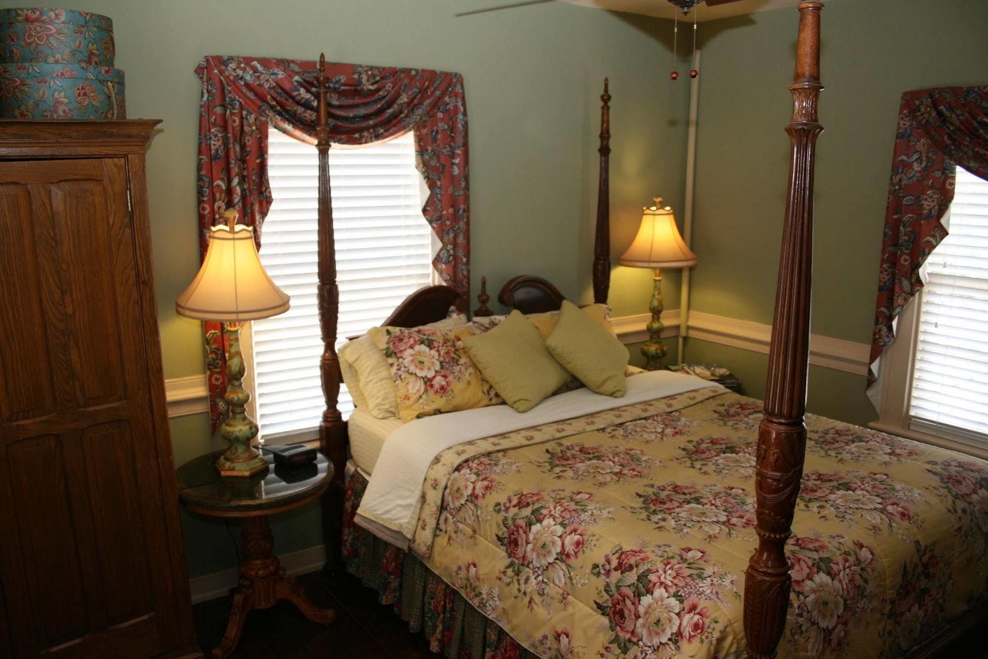Williamsburg Manor B&B Екстериор снимка