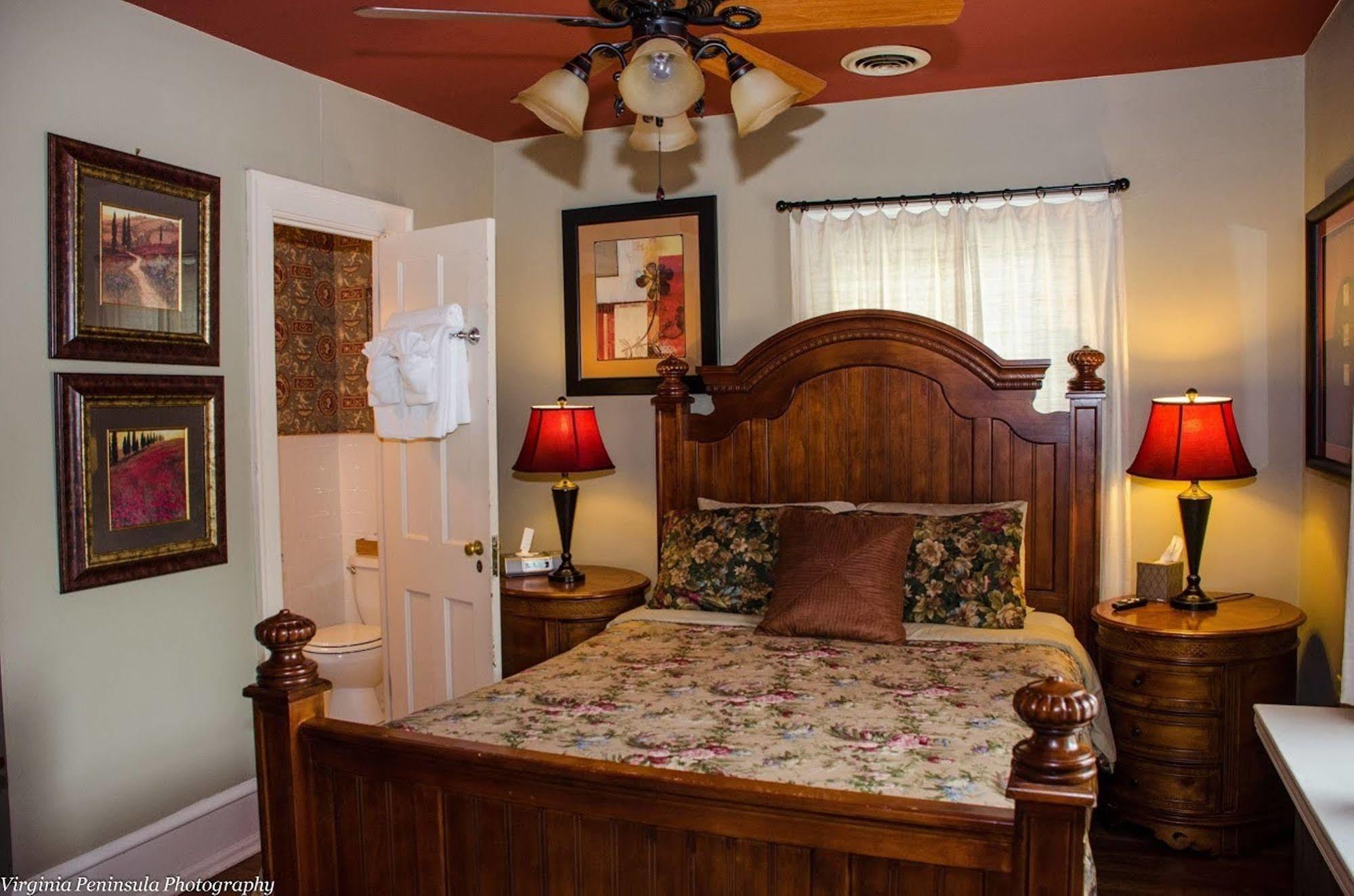 Williamsburg Manor B&B Екстериор снимка