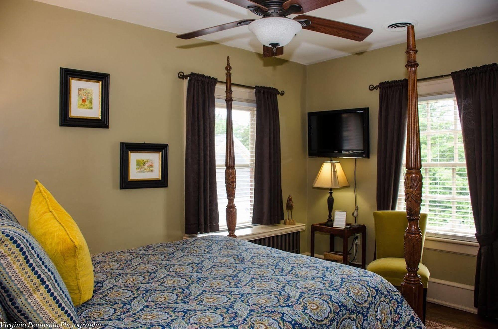 Williamsburg Manor B&B Екстериор снимка