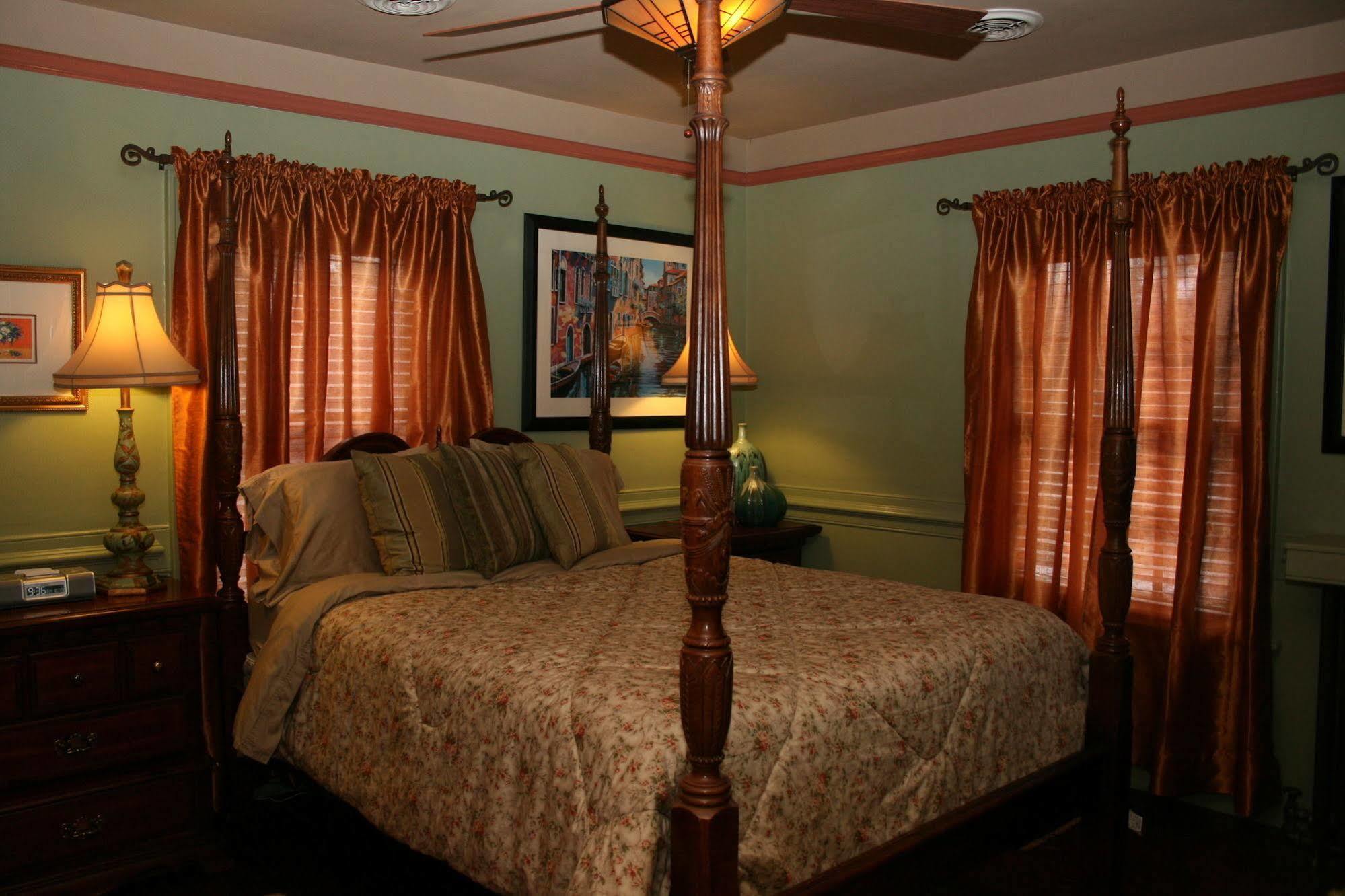 Williamsburg Manor B&B Екстериор снимка